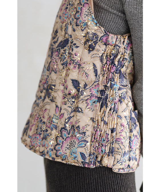 【セール商品返品交換不可】煌めく花々。中綿ベスト