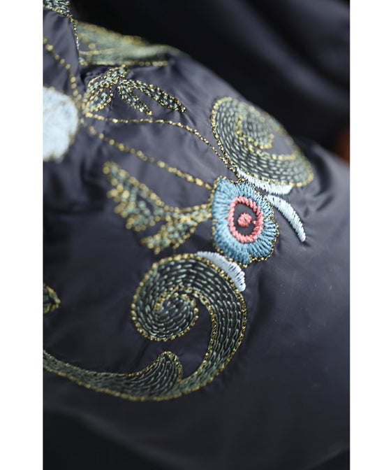 【セール商品返品交換不可】エレガントさを添える花刺繍の中綿ショートコートアウター