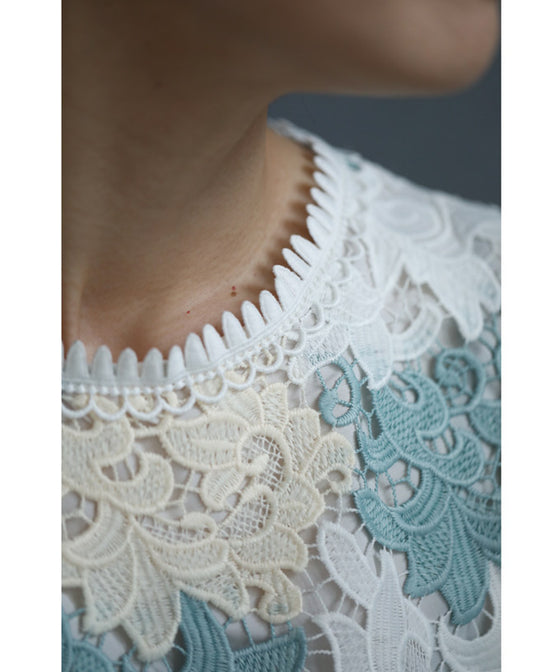 【セール商品返品交換不可】（S~M対応）美しいカットワークのアラベスクレースプルオーバートップス