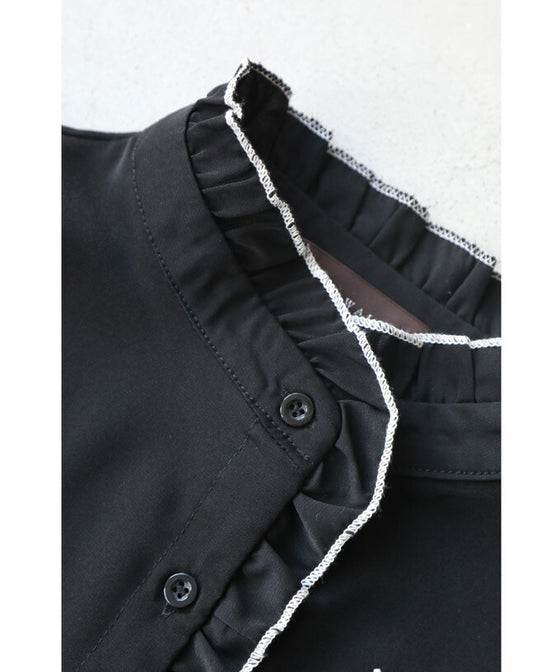 【セール商品返品交換不可】センターに流れるフリルの白花刺繍ブラウストップス