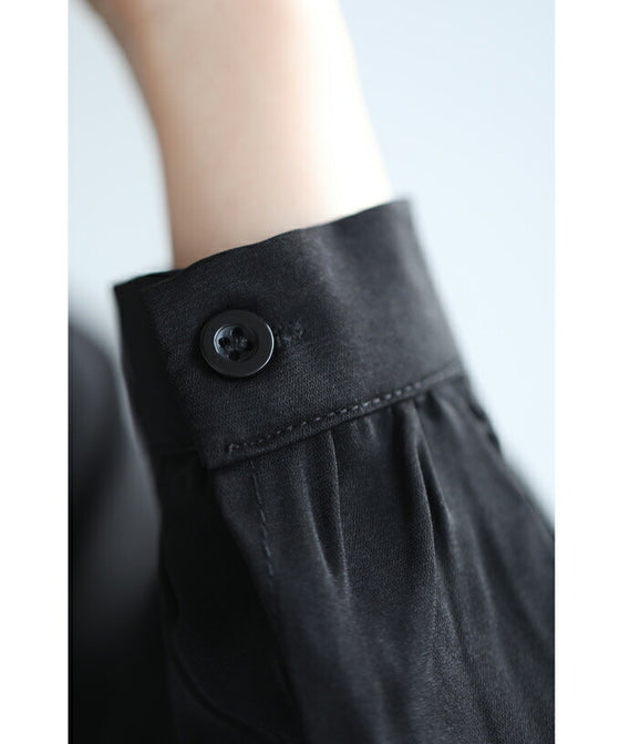 【セール商品返品交換不可】センターに流れるフリルの白花刺繍ブラウストップス