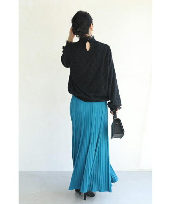 【セール商品返品交換不可】裏起毛で暖かい。パール艶めくチュールネックプルオーバートップス