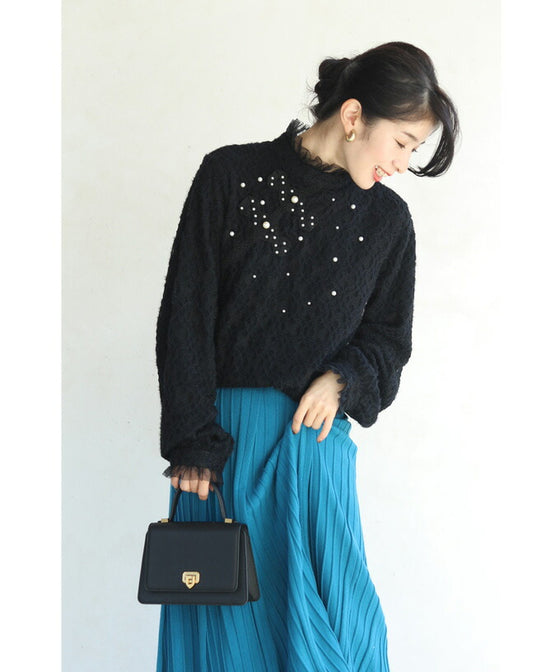 【セール商品返品交換不可】裏起毛で暖かい。パール艶めくチュールネックプルオーバートップス