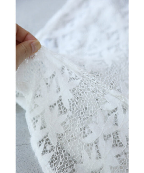 【セール商品返品交換不可】花びら浮かぶふわふわ起毛レースブラウストップス