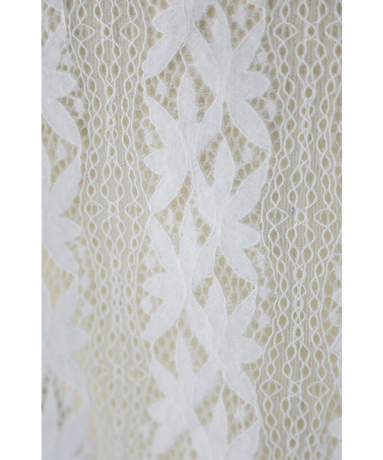 【セール商品返品交換不可】花びら浮かぶふわふわ起毛レースブラウストップス