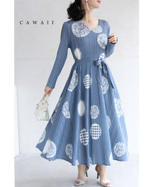  【セール商品返品交換不可】弾むようなアコーディオンプリーツの版画風ドットロングワンピース