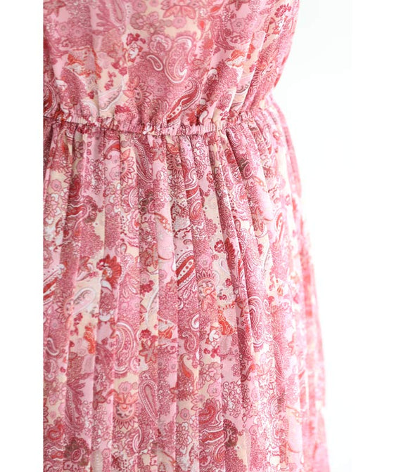 【セール商品返品交換不可】パッと華やぐペイズリースカーフ柄プリーツワンピース