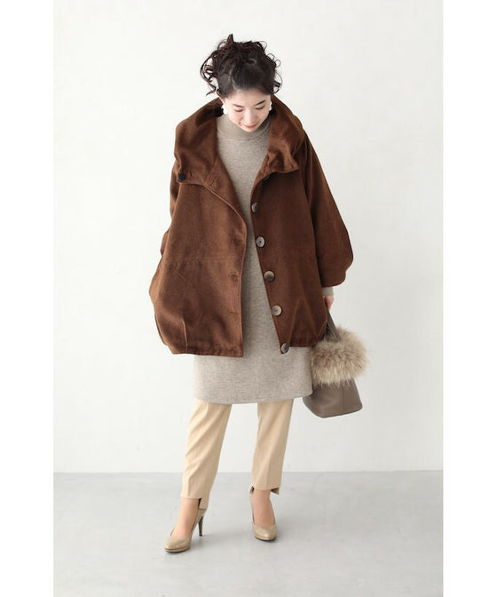 【アウトレット返品交換不可】ルーズな立ち襟ネックのポワン裾ショートコート/アウター（ブラウン）