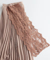 [Sale items cannot be returned or exchanged] Pleated skirt decorated with gorgeous side lace