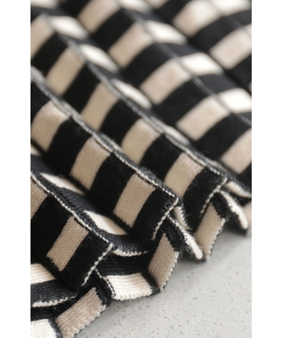 【セール商品返品交換不可】（S~L対応）（ホワイト）細やかなチェックの折りニットミディアムスカート