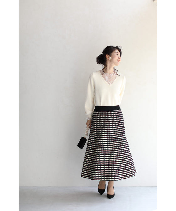 【セール商品返品交換不可】（S~L対応）（ホワイト）細やかなチェックの折りニットミディアムスカート