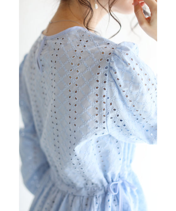 【アウトレット返品交換不可】総パンチングレースのペプラムブラウストップス
