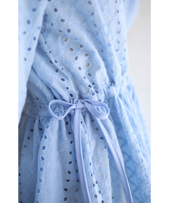 【アウトレット返品交換不可】総パンチングレースのペプラムブラウストップス