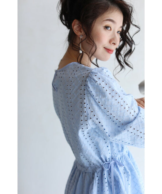 【アウトレット返品交換不可】総パンチングレースのペプラムブラウストップス