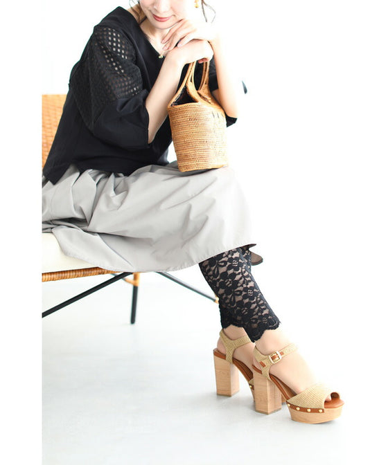 Checkered balloon sleeve pullover top