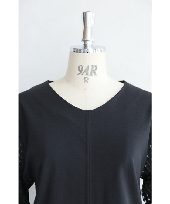 Checkered balloon sleeve pullover top