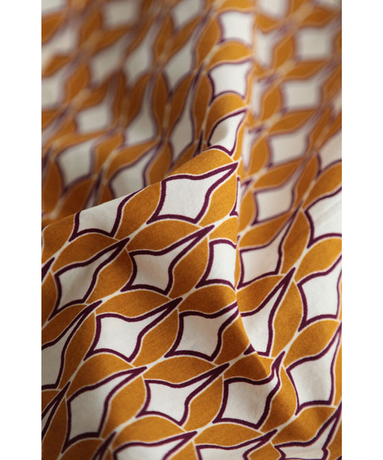 【アウトレット返品交換不可】結び方でシルエットが変わる涼しいアート柄サロペット