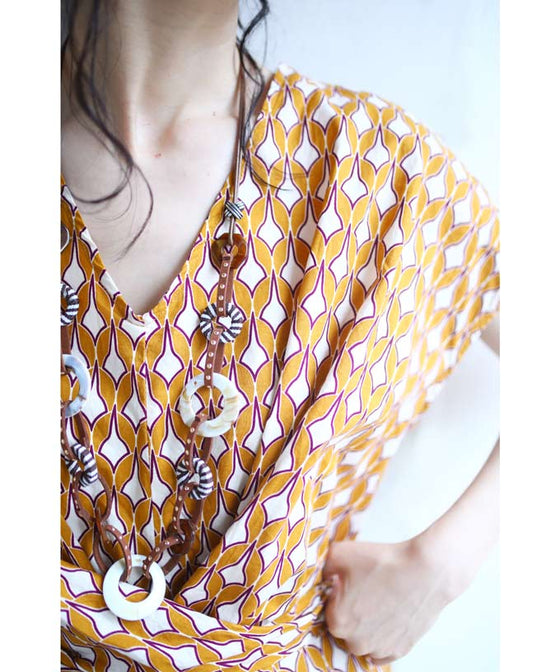 【アウトレット返品交換不可】結び方でシルエットが変わる涼しいアート柄サロペット