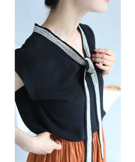 【アウトレット返品交換不可】存在感あるビジュータイの艶カットソートップス