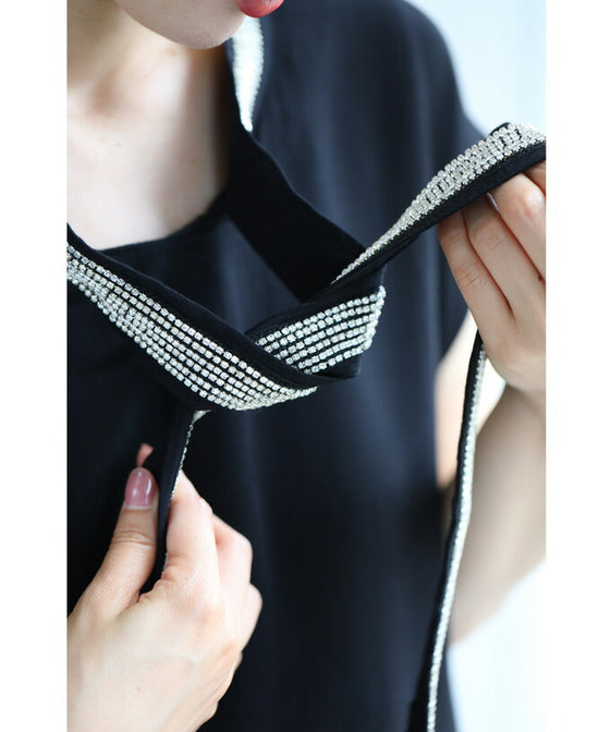 【アウトレット返品交換不可】存在感あるビジュータイの艶カットソートップス