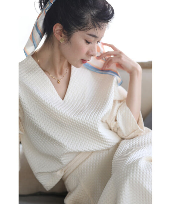 ぽこぽこ浮き立つエンボス加工の立体柄セットアップ