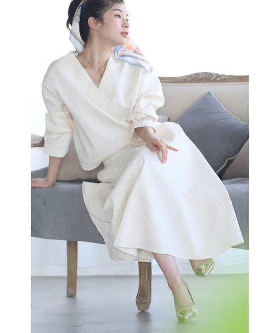 ぽこぽこ浮き立つエンボス加工の立体柄セットアップ