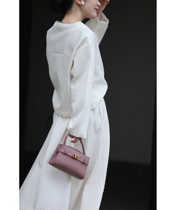 ぽこぽこ浮き立つエンボス加工の立体柄セットアップ