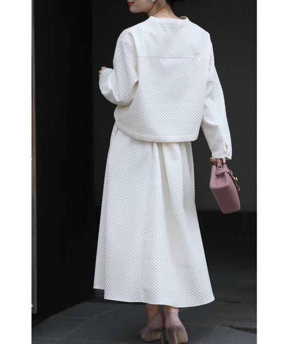 ぽこぽこ浮き立つエンボス加工の立体柄セットアップ