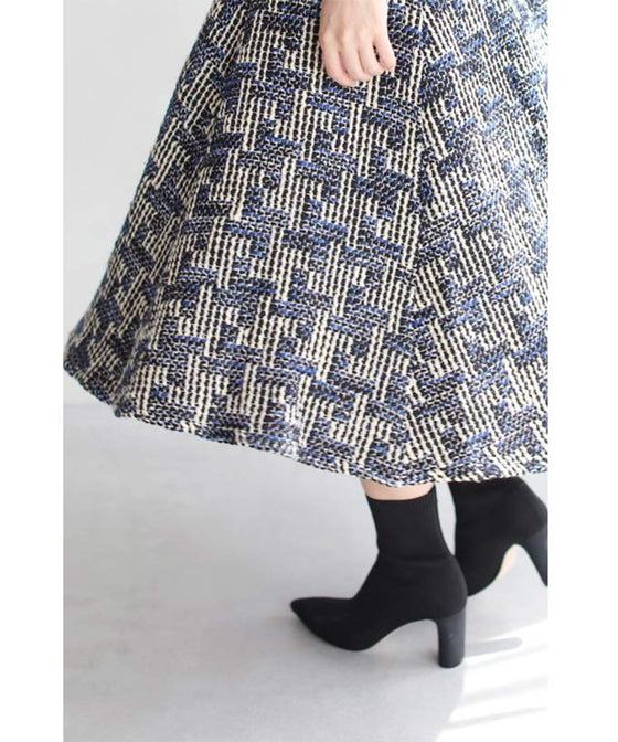 「CAWAII」の自信作。クラシカルなツイード風スカート(ブルー)