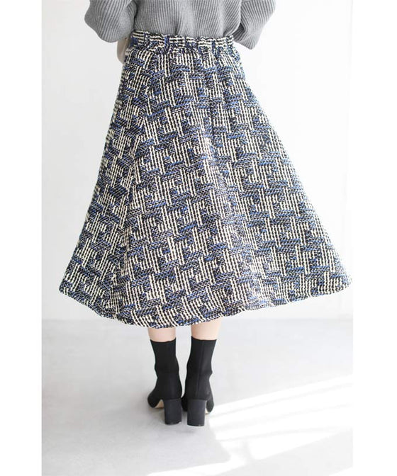 「CAWAII」の自信作。クラシカルなツイード風スカート(ブルー)