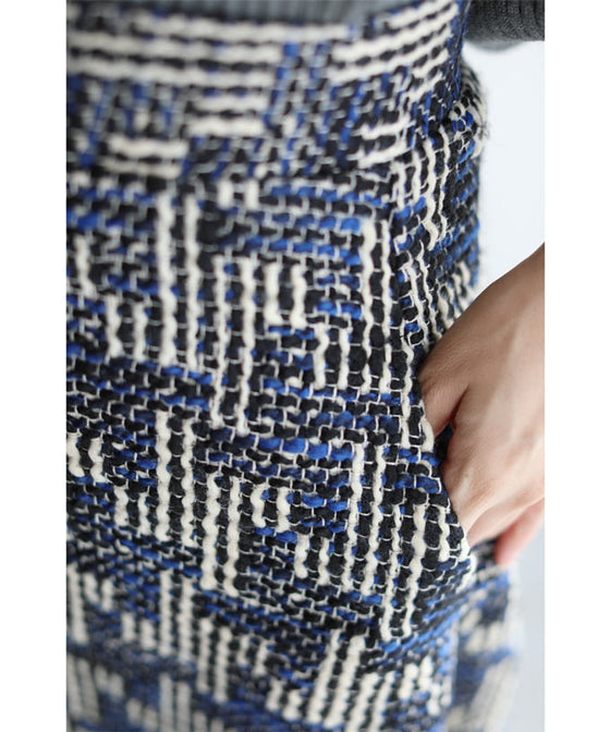 「CAWAII」の自信作。クラシカルなツイード風スカート(ブルー)