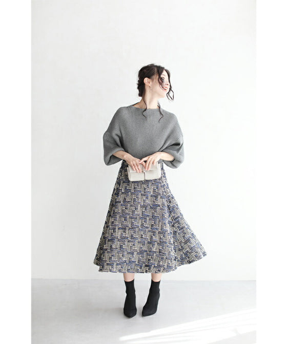 「CAWAII」の自信作。クラシカルなツイード風スカート(ブルー)