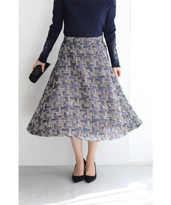 「CAWAII」の自信作。クラシカルなツイード風スカート(ブルー)