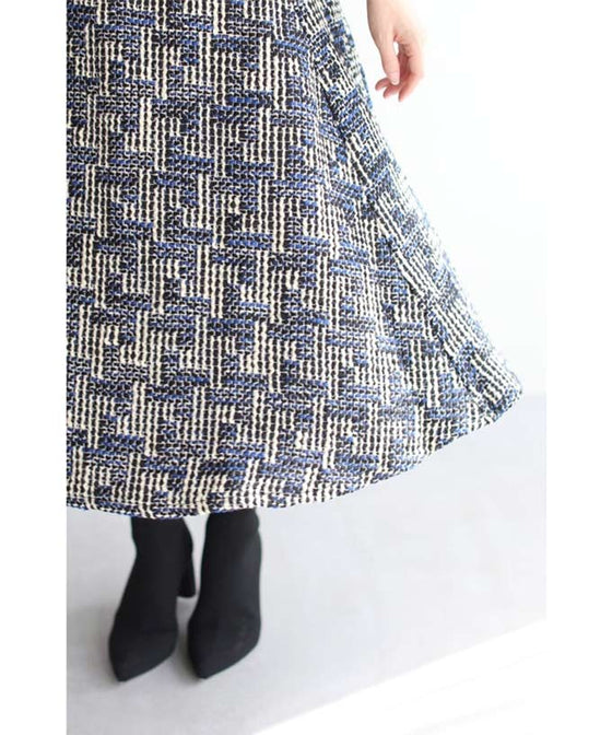「CAWAII」の自信作。クラシカルなツイード風スカート(ブルー)