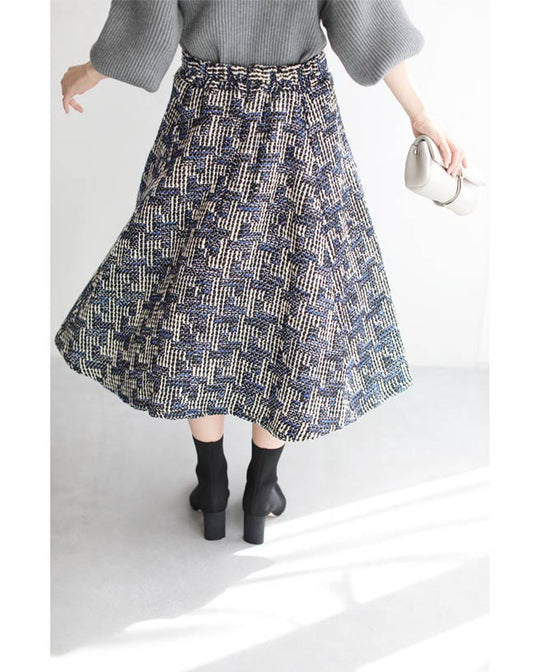 「CAWAII」の自信作。クラシカルなツイード風スカート(ブルー)