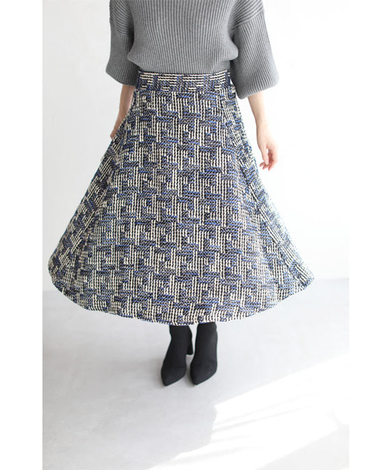 「CAWAII」の自信作。クラシカルなツイード風スカート(ブルー)