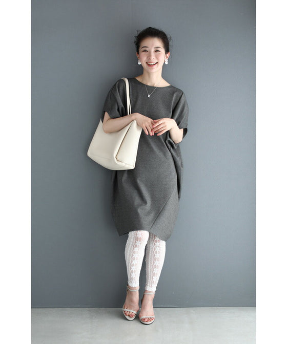 肌露出を抑えたい日の伸びやかレースレギンス