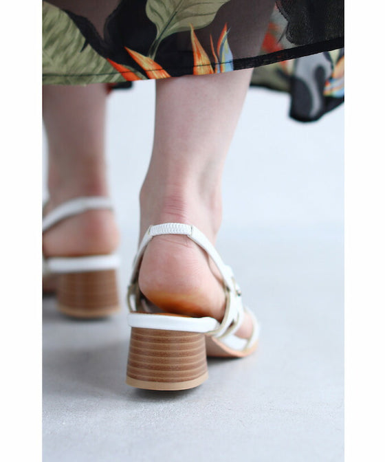 【セール商品返品交換不可】（ホワイト）（36?39）上品な編み込みデザインサンダル