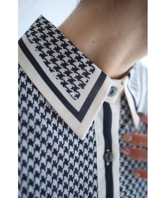 千鳥格子のふわり広がるマントデザインブラウストップス(リボン付き)