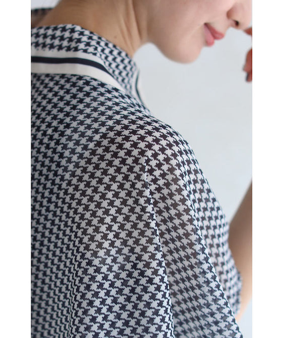千鳥格子のふわり広がるマントデザインブラウストップス(リボン付き)