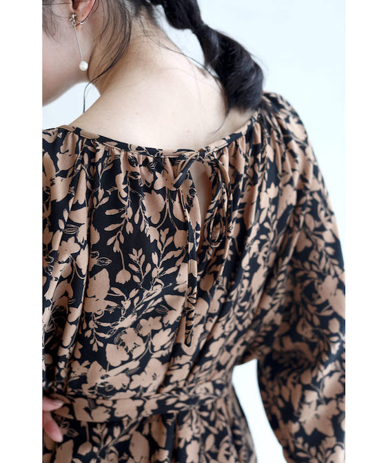 【セール商品返品交換不可】(S~3L対応)（ベルト付き）ふんわり袖の花シルエットロングワンピース