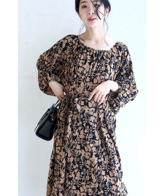 【セール商品返品交換不可】(S~3L対応)（ベルト付き）ふんわり袖の花シルエットロングワンピース