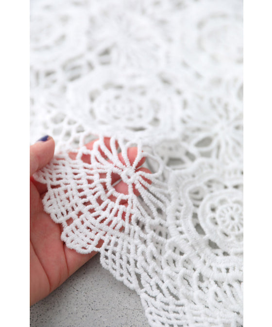 重ねるお洒落アイテム。編みニットレースベスト