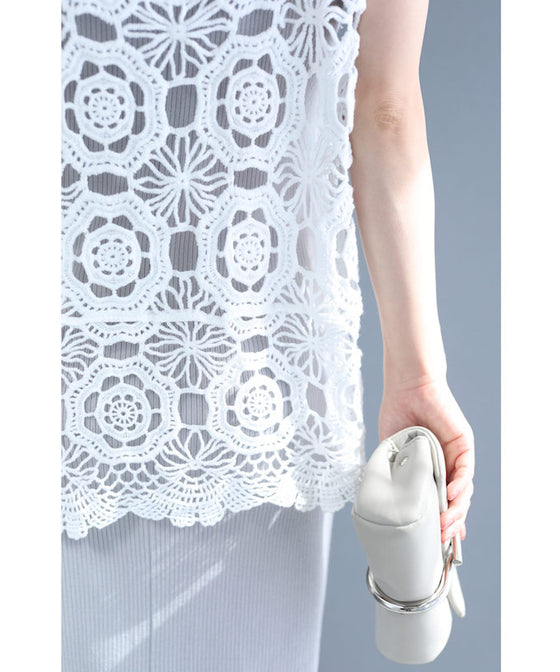 重ねるお洒落アイテム。編みニットレースベスト