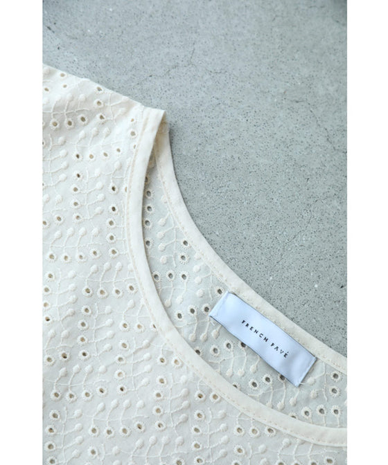Three-tiered ruffled hem pullover top