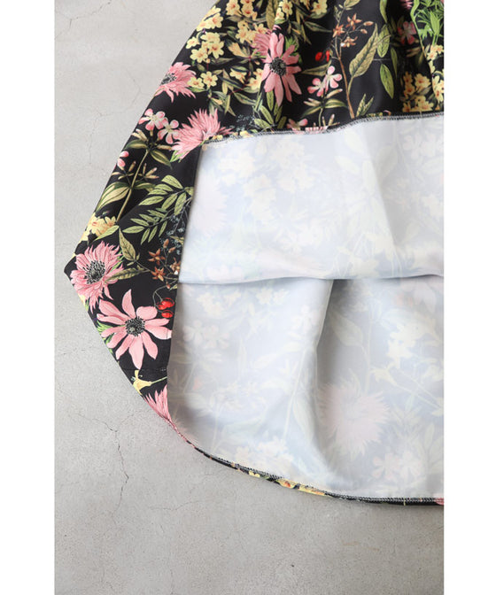 香り立つ花を描いたふんわりシルエットミディアムスカート – ONE PEACE