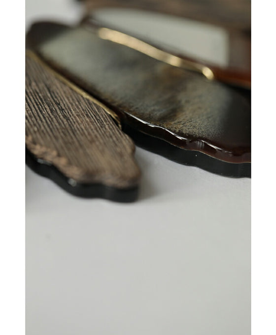 存在感を放つアートなウッド調パーツネックレス