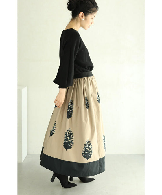 松ぼっくりのボリュームフレアミディアムスカート