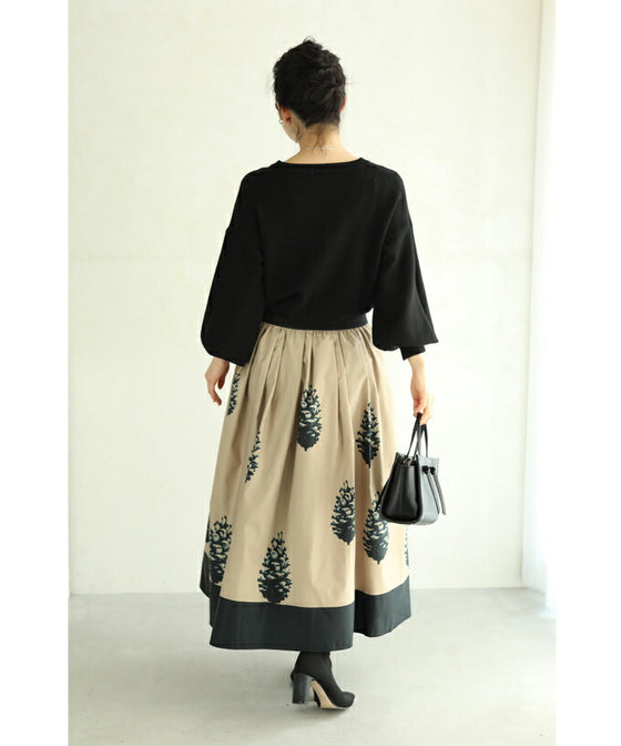 松ぼっくりのボリュームフレアミディアムスカート