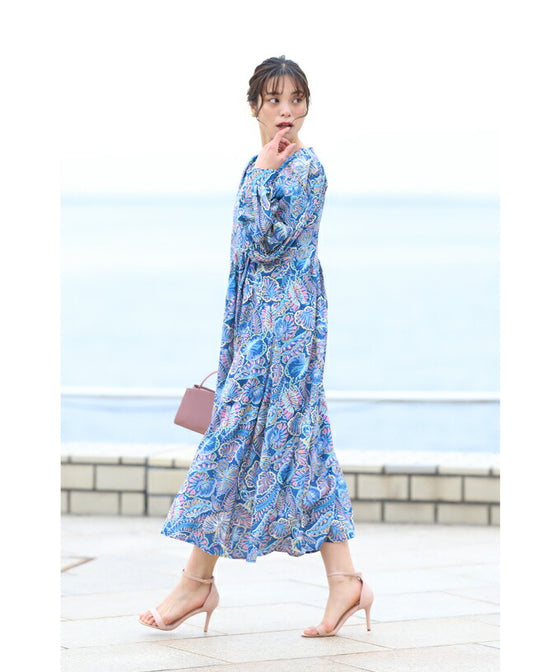 【セール商品返品交換不可】目を惹く鮮やかなブルーボタニカルロングワンピース